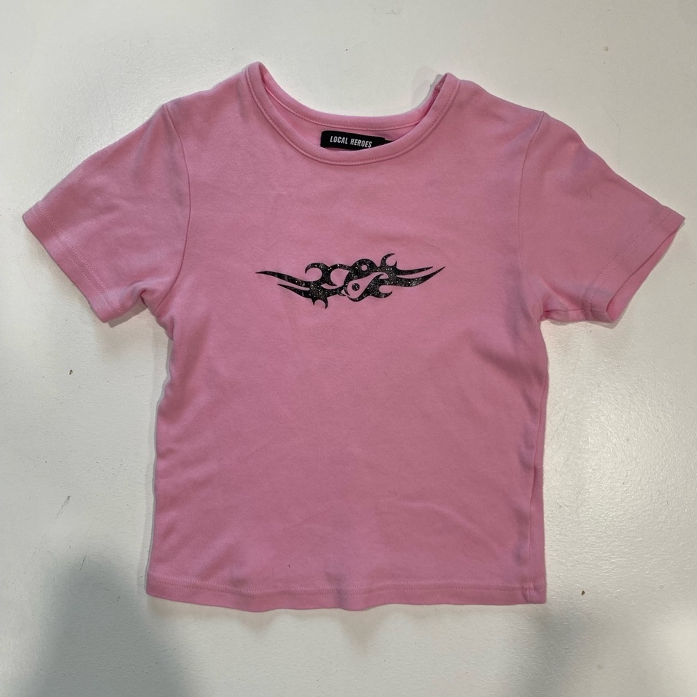 pacsun pink t-shirt with flame ying-yang!
